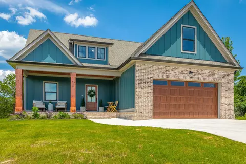 210 Cascade Dr, Rossville, GA 30741