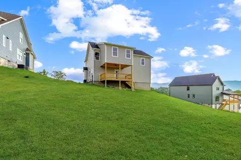 Exterior - 242 Cascade Dr, Rossville, GA 30741 photo 10 of 13