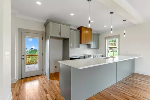 Kitchen - 242 Cascade Dr, Rossville, GA 30741 photo 5 of 11