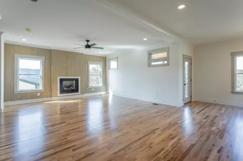 Living - 256 Cascade Dr, Rossville, GA 30741 photo 2 of 8
