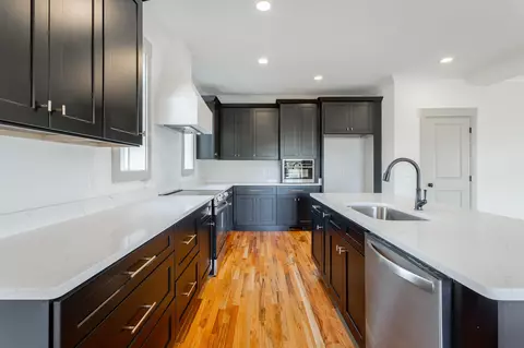 Kitchen - 256 Cascade Dr, Rossville, GA 30741 photo 2 of 10