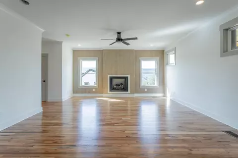 Living - 256 Cascade Dr, Rossville, GA 30741 photo 4 of 8