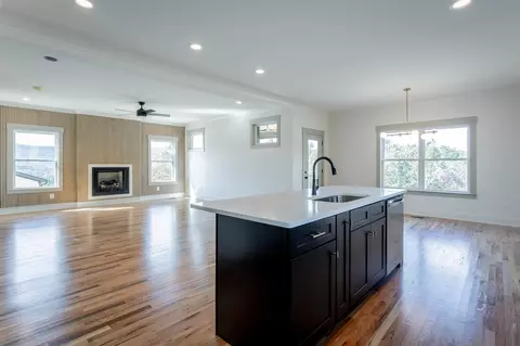 Living - 256 Cascade Dr, Rossville, GA 30741 photo 3 of 8