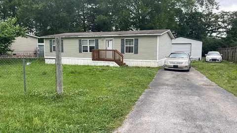 8408 Summers Park Ln, Soddy Daisy, TN 37379