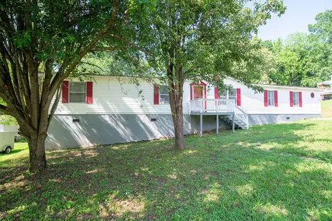 230 Appaloosa Dr, Tunnel Hill, GA 30755
