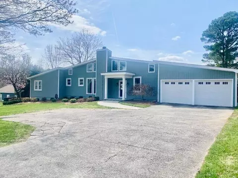 805 W Waugh St, Dalton, GA 30720