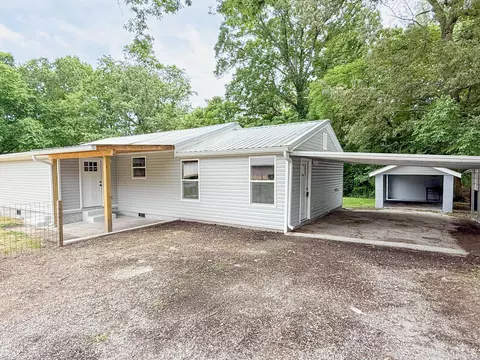 711 Park City Rd, Rossville, GA 30741