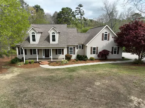 3239 Leona Dr, Rocky Face, GA 30740