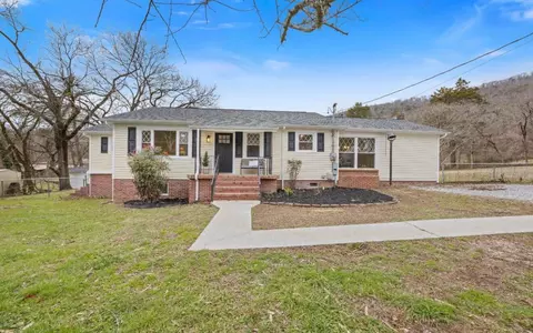 15 Kellys Ferry Ave, Chattanooga, TN 37419