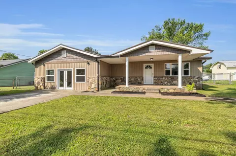 132 Meadowview Ln, Soddy Daisy, TN 37379