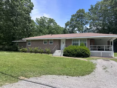 1026 James Blvd, Signal Mountain, TN 37377