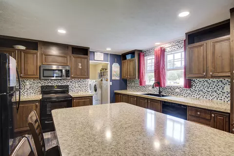 Kitchen - 452 Davenport Rd, Resaca, GA 30735 photo 5 of 7