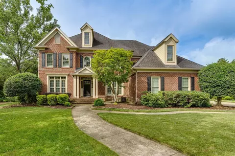 1404 Stornoway Ln, Hixson, TN 37343