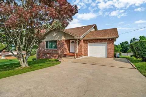 456 Kennedy St, Spring City, TN 37381