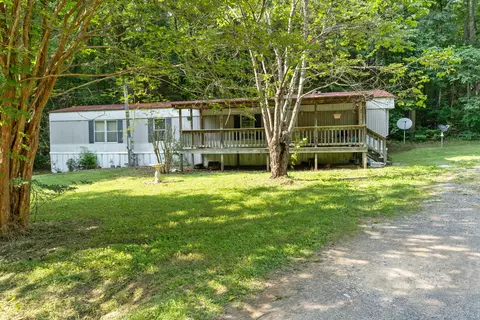 207 Curtis Dr NW, Charleston, TN 37310