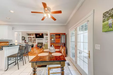 Dining - 81 Arnold Rd, Rock Spring, GA 30739 photo 2 of 4