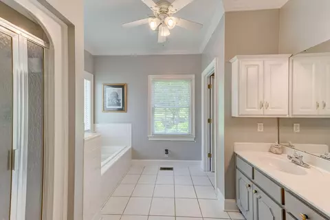 Bath - 81 Arnold Rd, Rock Spring, GA 30739 photo 1 of 6