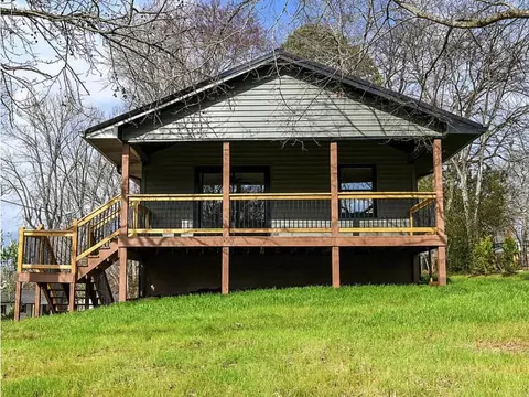 303 Weeks Dr NE, Cleveland, TN 37312