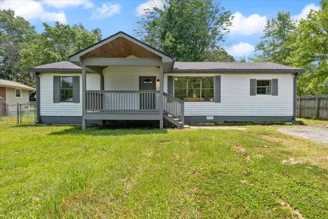 374 Linda Ln, Rossville, GA 30741