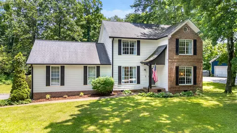 2104 Mourning Dove Ln, Signal Mountain, TN 37377