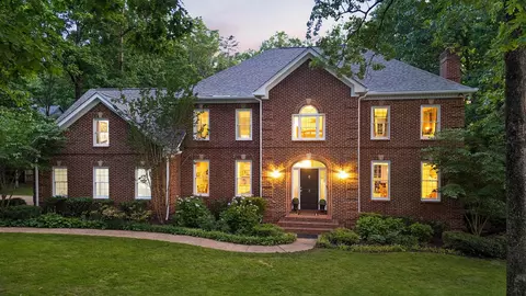 3 Chamblee Ct, Signal Mountain, TN 37377