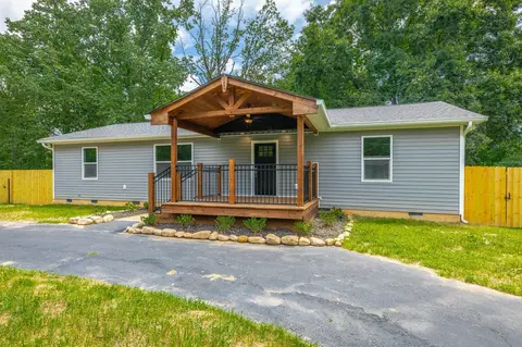 8430 Springfield Rd, Soddy Daisy, TN 37379