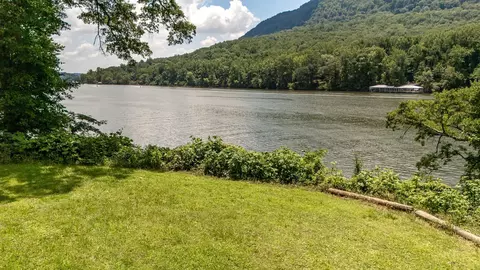 2502 Suck Creek Rd, Chattanooga, TN 37405