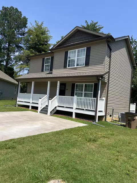 204 Roslyn Ct, Dalton, GA 30720