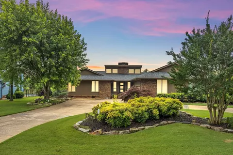 430 Valleybrook Rd, Hixson, TN 37343