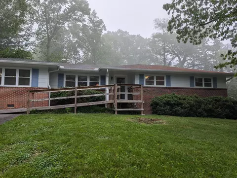 703 Danbury Dr, Signal Mountain, TN 37377