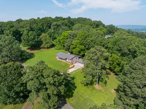 2411 Woolson Rd, Chattanooga, TN 37406