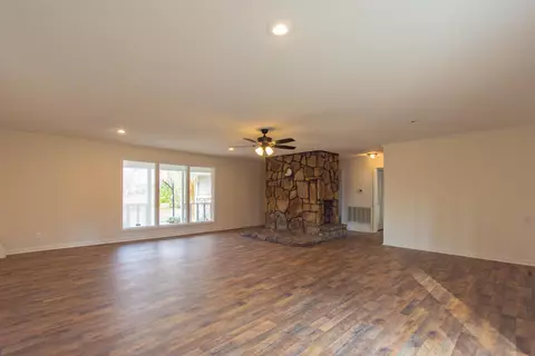 136 Cochran Dr NE, Dalton, GA 30721