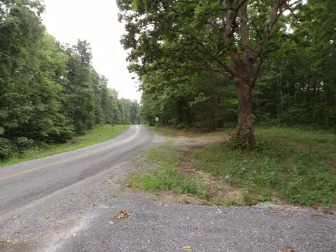 02 Porch Rock Rd, Pikeville, TN 37367