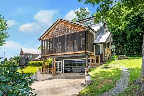 8223 Snow Hill Rd, Ooltewah, TN 37363
