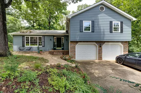 6415 Lake Meadows Dr, Hixson, TN 37343