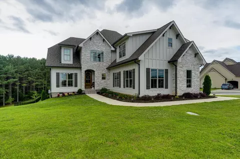 12951 Blakeslee Dr, Soddy Daisy, TN 37379