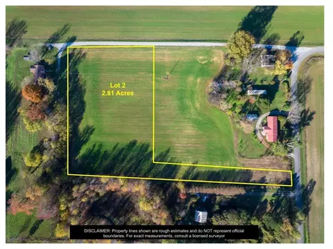 2 Yellow Branch Rd, Decherd, TN 37324
