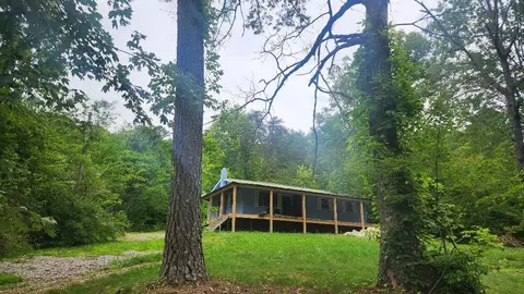 47 Blue Berry Dr, Pikeville, TN 37367