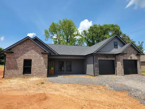 202 Cheshire Crossing Dr, Rock Spring, GA 30739
