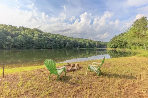 4420 N Jimmy North Dr, Rocky Face, GA 30740