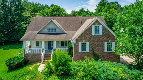 2494 Turnstone Dr, Soddy Daisy, TN 37379