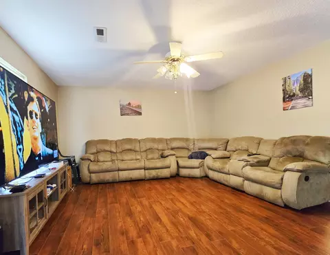 407 W 3rd St, Jasper, TN 37347 photo 4