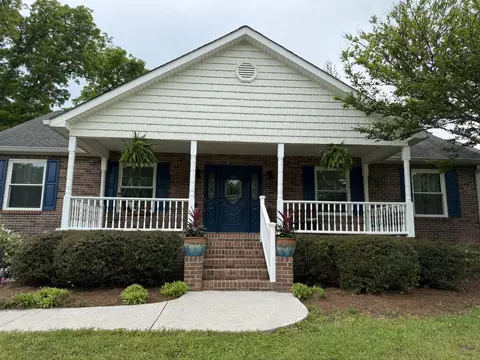 30 Meadowbrook Ln, Trenton, GA 30752