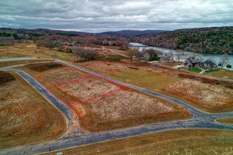 33 Leeward Dr, Jasper, TN 37347