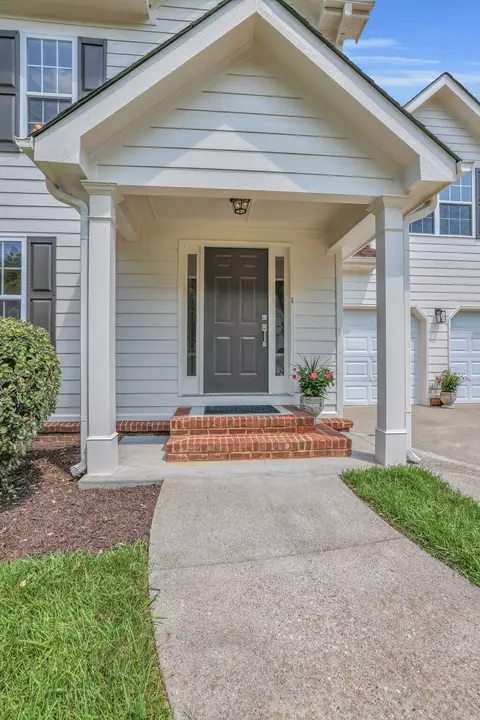 5586 Crooked Creek Dr, Ooltewah, TN 37363