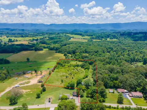 1001 Huffstetler Rd, Maryville, TN 37803
