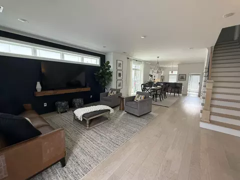 Living - 1493 Sinclair Ave, Chattanooga, TN 37408 photo 1 of 2