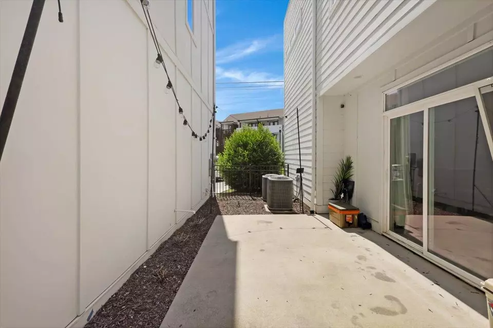 Exterior - 1493 Sinclair Ave, Chattanooga, TN 37408 photo 7 of 8