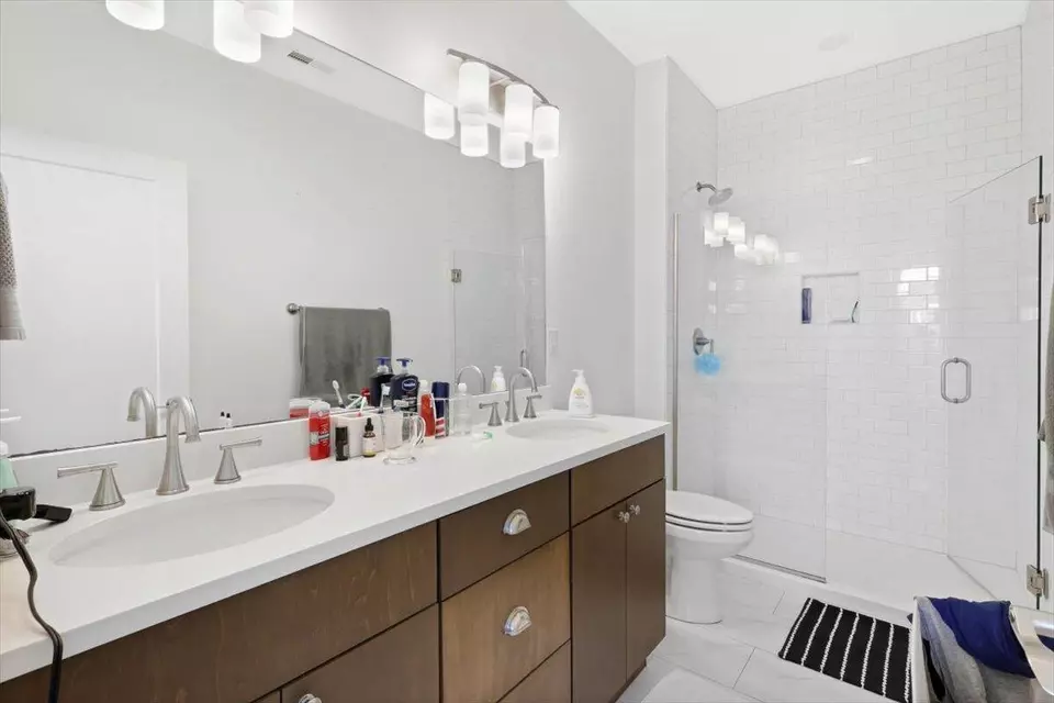 Bath - 1493 Sinclair Ave, Chattanooga, TN 37408 photo 2 of 5