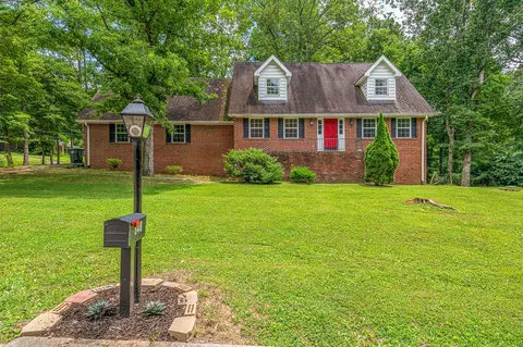 848 Skyline Park Dr, Signal Mountain, TN 37377